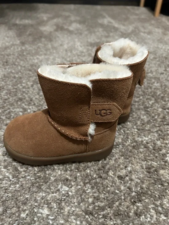 Ugg-Kids Cozy Shearling-Lined Boot - Brown - Picture 2 of 4